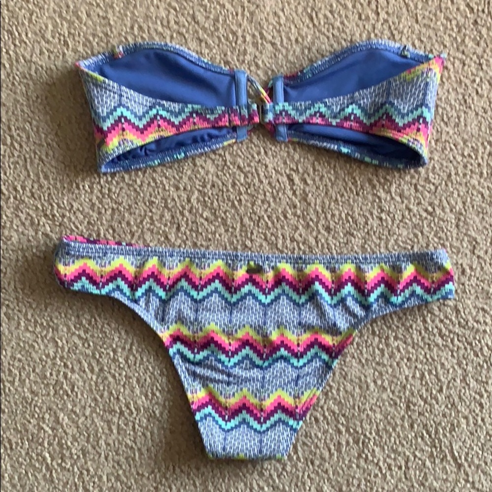 Roxy Bikini - Picture 3 of 5